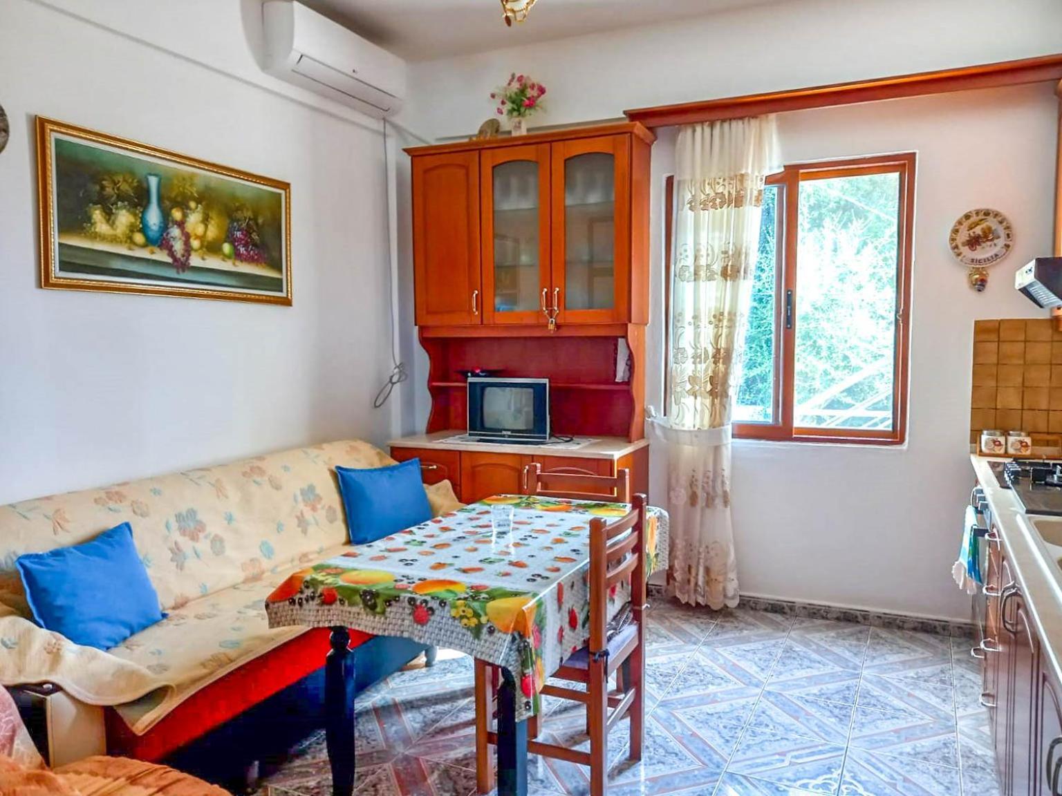 Sea View Apartments Vlorë Esterno foto