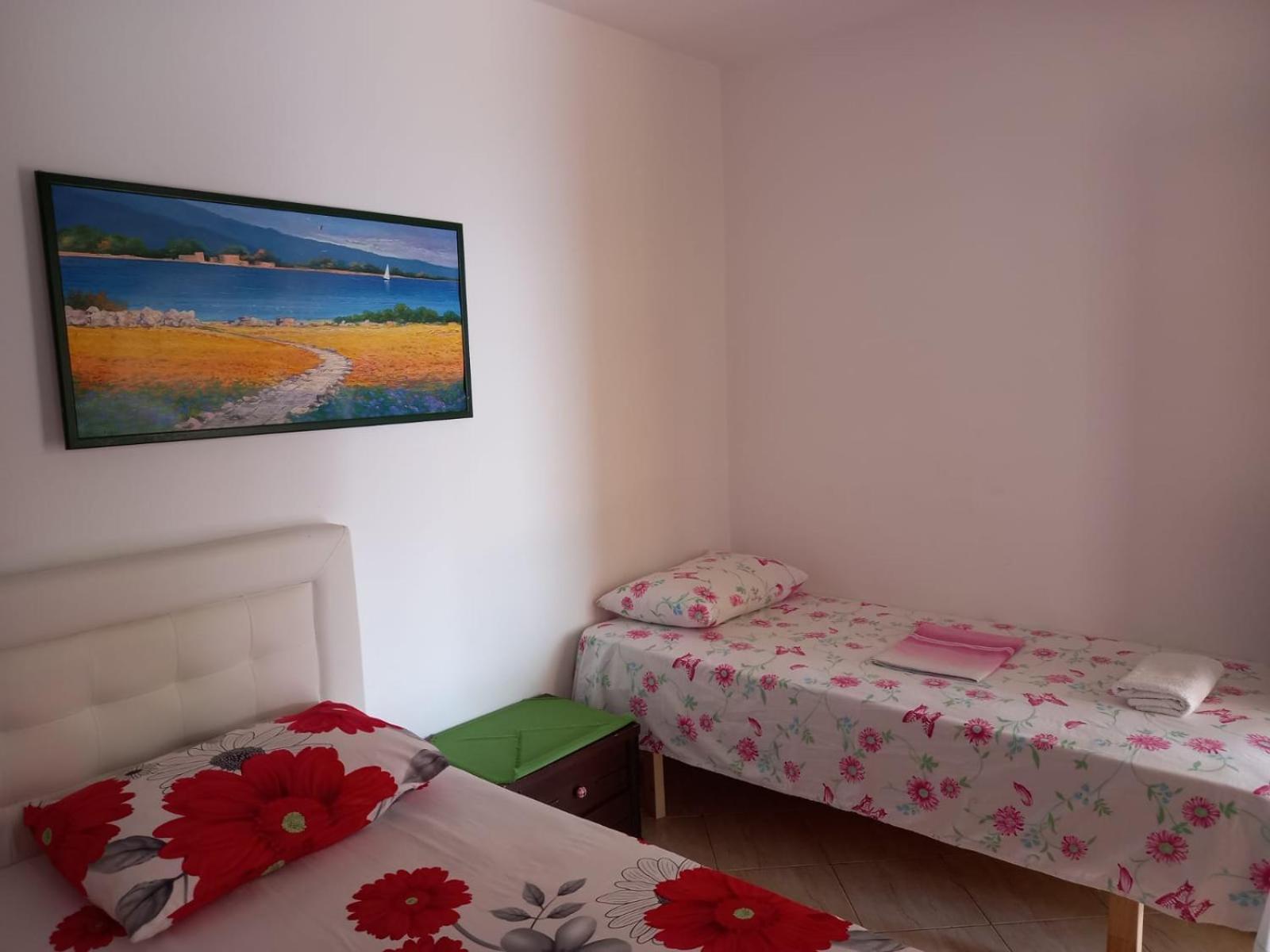 Sea View Apartments Vlorë Esterno foto