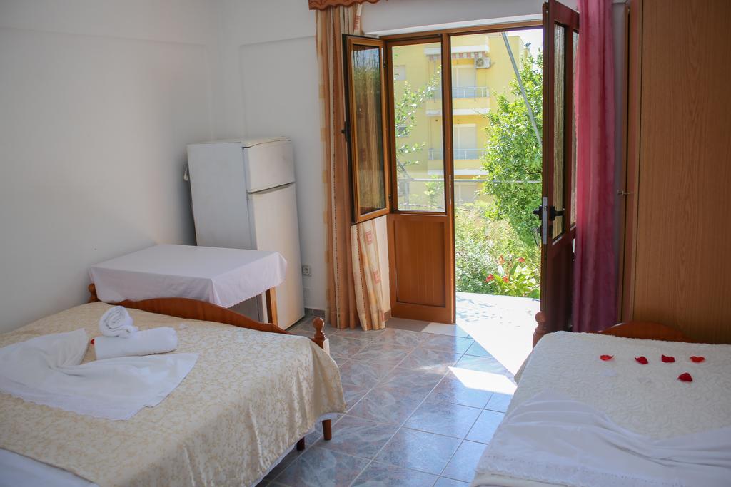 Sea View Apartments Vlorë Esterno foto